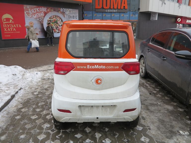 В Україні надійшов у продаж електрокар за ціною скутера