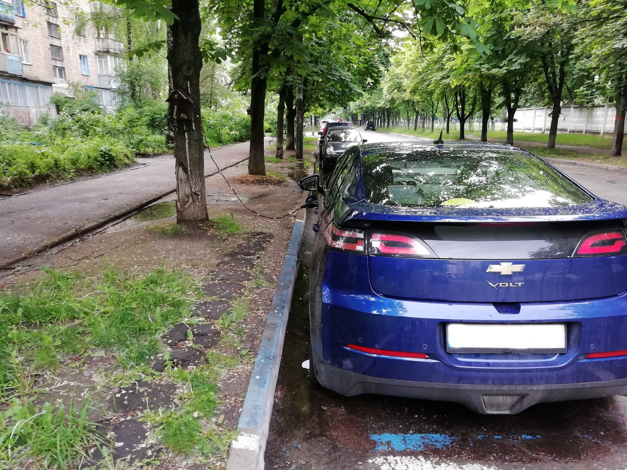 Украинец придумал оригинальный способ зарядки электромобилей