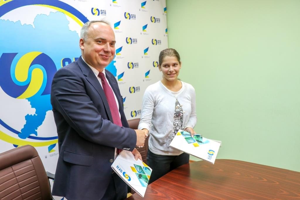 Украинская школьница создала передовой гаджет для спасения пассажиров авто