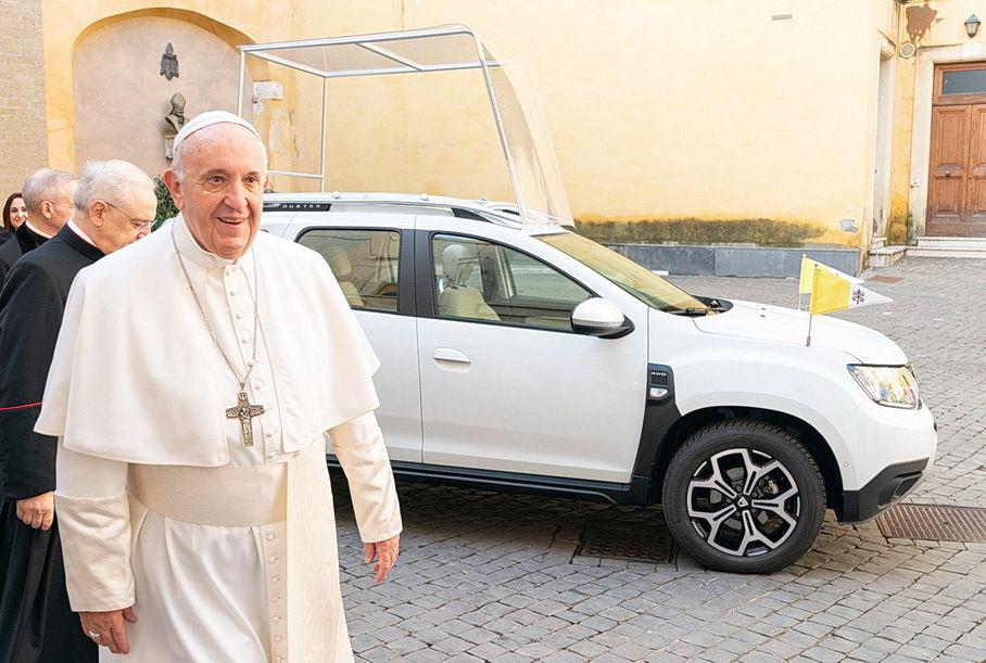Вот это поворот: Папа Римский пересядет на новый Дастер