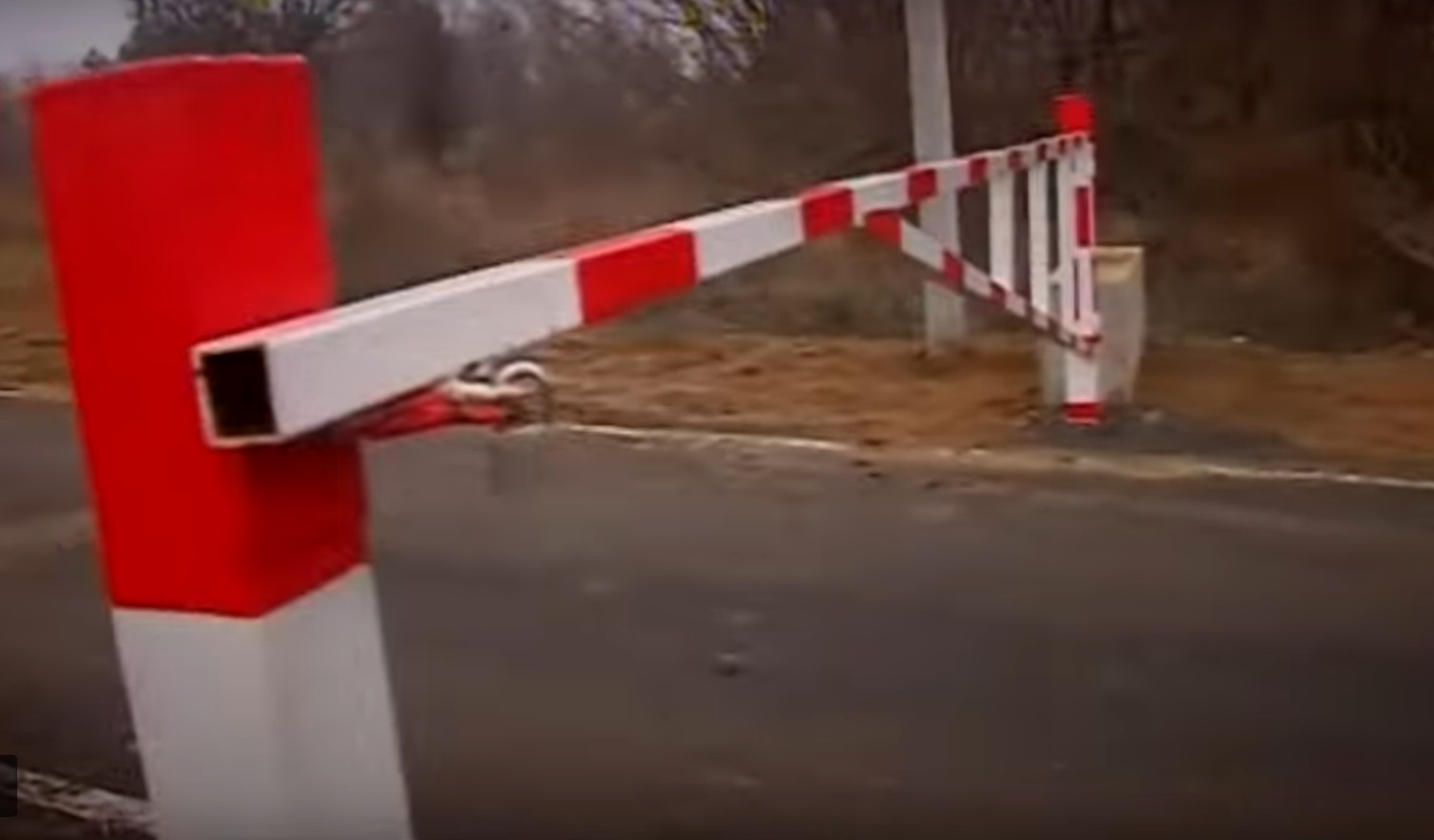 У Зеленского под Киевом появилась персональная закрытая дорога (видео)
