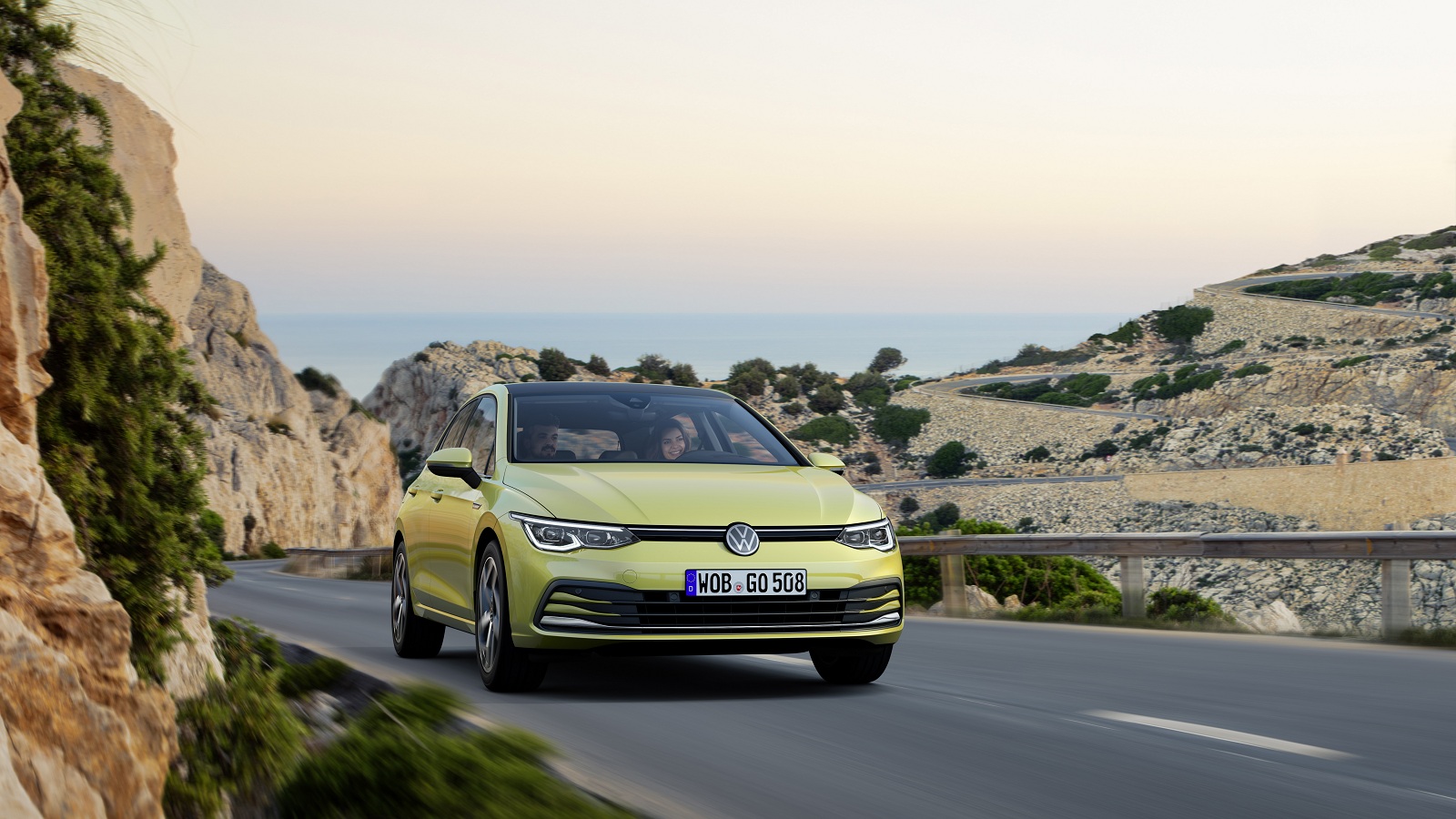 Тест нового Volkswagen Golf 8: первые впечатления от лидера класса