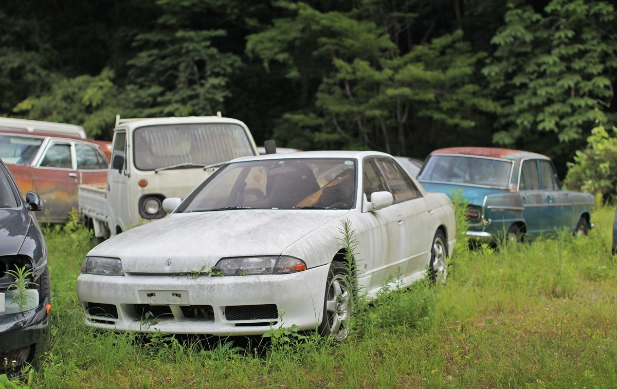 Культовые японские авто годами гниют под открытым небом
