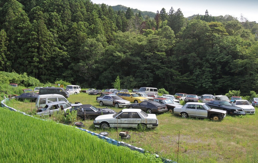 Культовые японские авто годами гниют под открытым небом