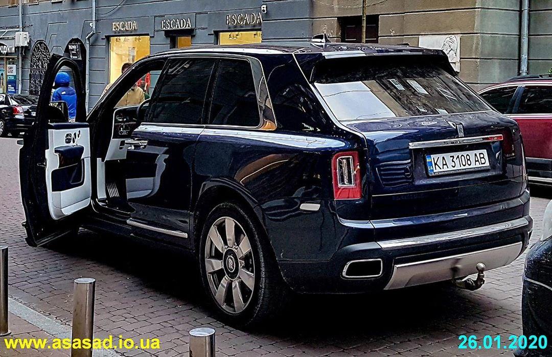 Новость одной картинкой: в Киеве замечен «дачник» на Rolls-Royce