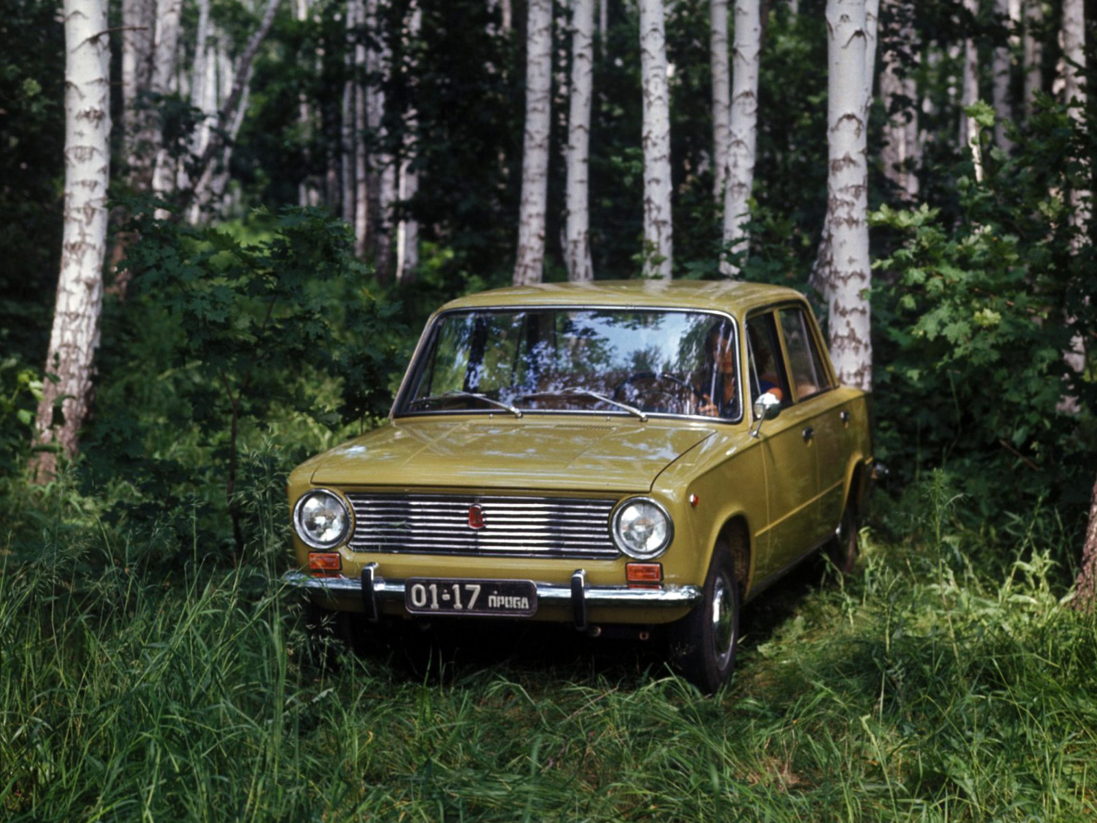 Сколько стоил Запорожец и другие советские авто в сравнении с иномарками