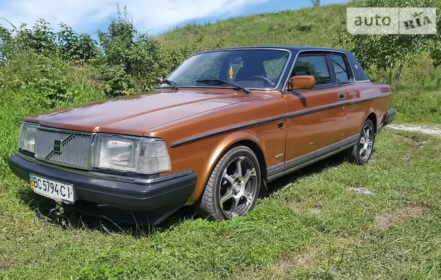 В Украине продают редчайшее коллекционное купе Volvo
