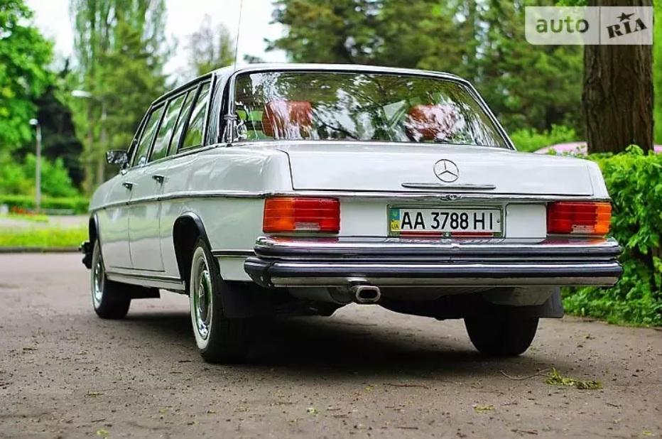 В Украине продают редчайший 40-летний лимузин Mercedes
