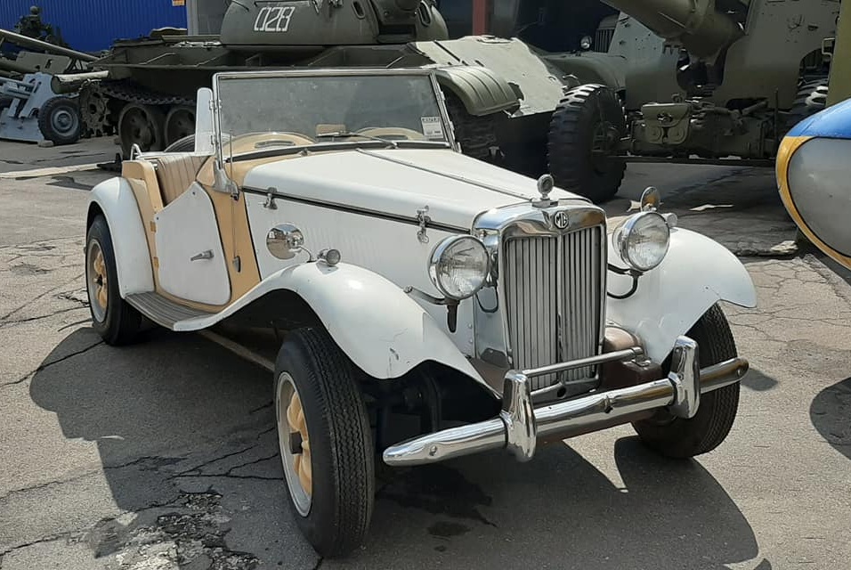 В Украине появился культовый британский спорткар 50-х