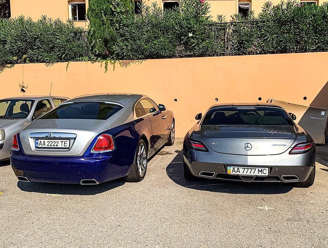 Новость одной картинкой: элитные украинские авто на парковке в Монако