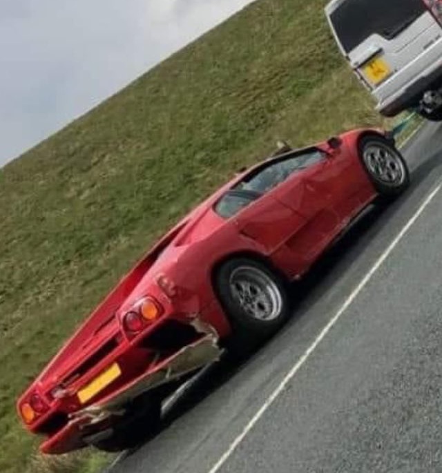 Журналисты разбили на тесте культовый 30-летний суперкар Lamborghini