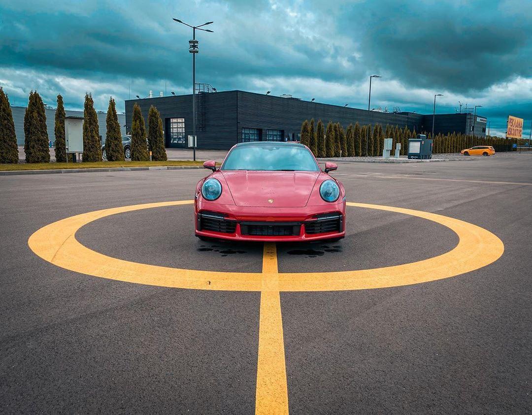 В Украину приехал новейший Porsche 911 Turbo
