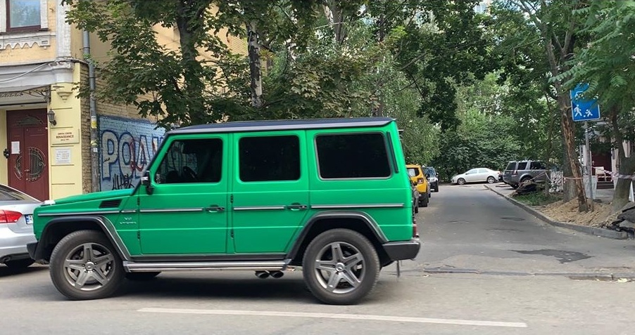 Киевский герой парковки оказался известным депутатом