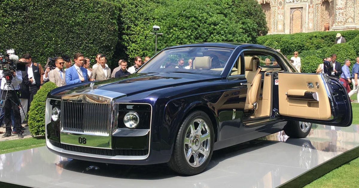 Путин купил Кабаевой самый дорогой Rolls-Royce с позолотой