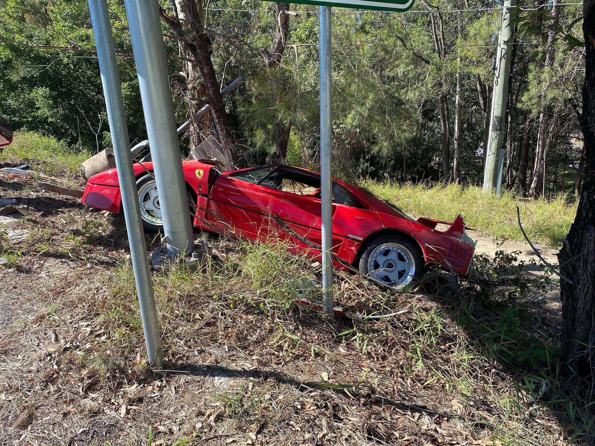 Cамый легендарный суперкар Ferrari разбили во время тест-драйва
