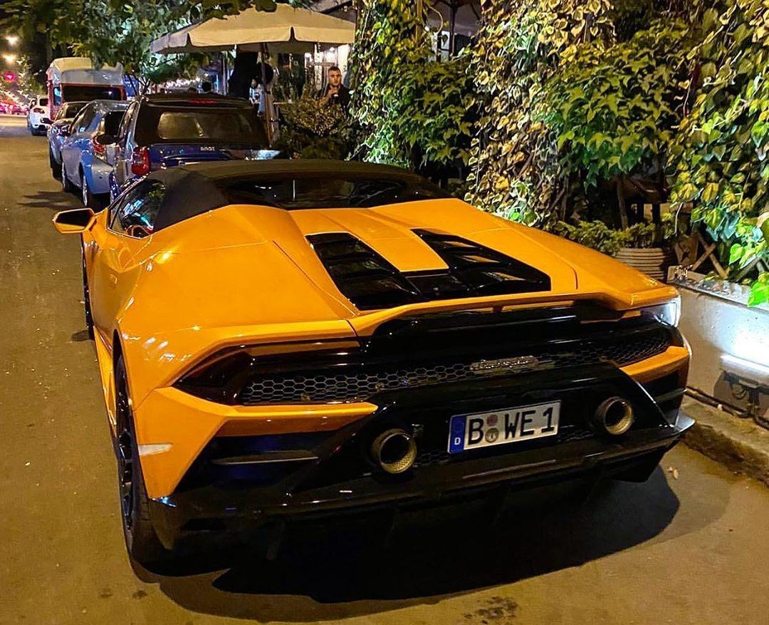 В Украине появился новейший суперкар Lamborghini