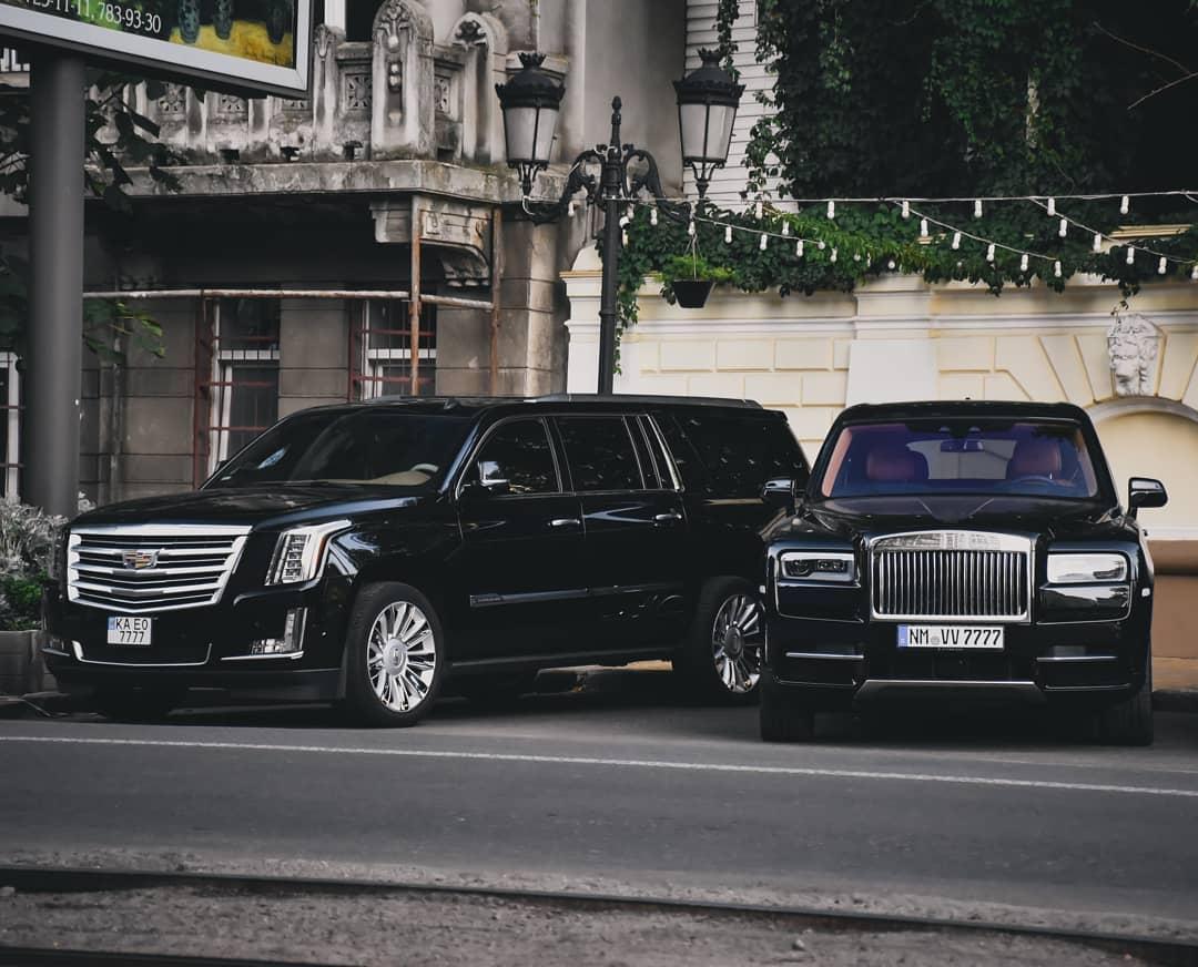 Фото самого роскошного авто на еврономерах в Украине