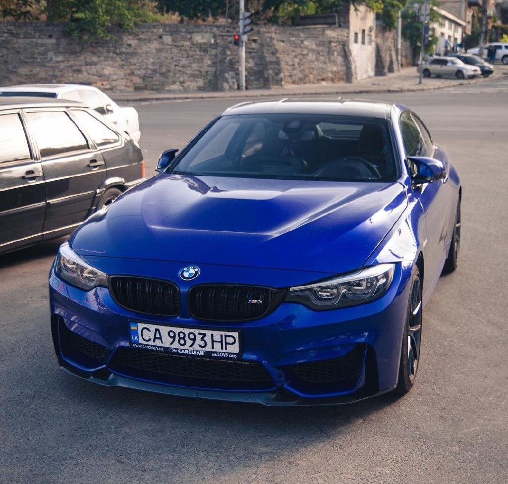 В Украине заметили редкий лимитированный спорткар BMW