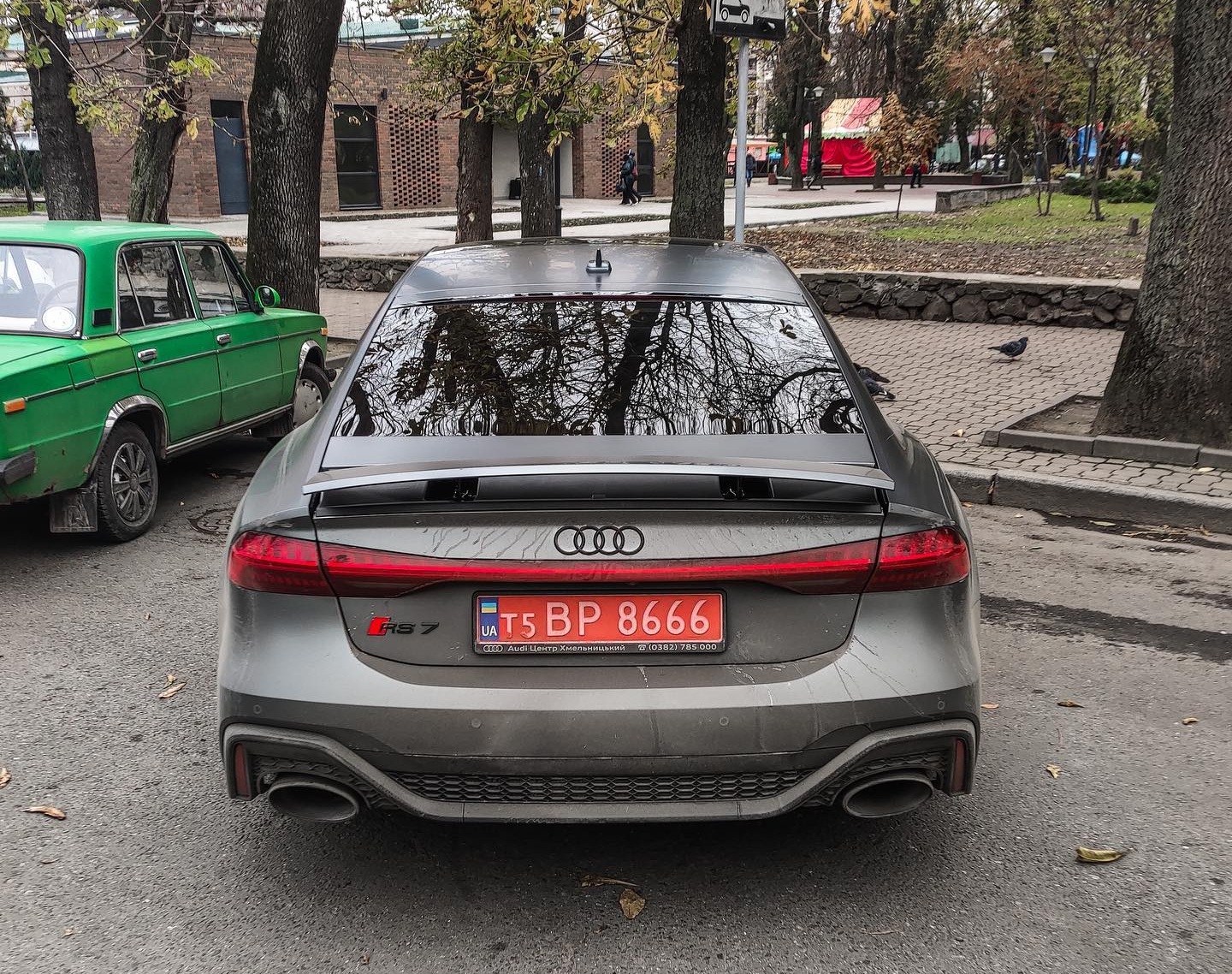 В украинском областном цене засняли пару заряженных Audi за 7 миллионов