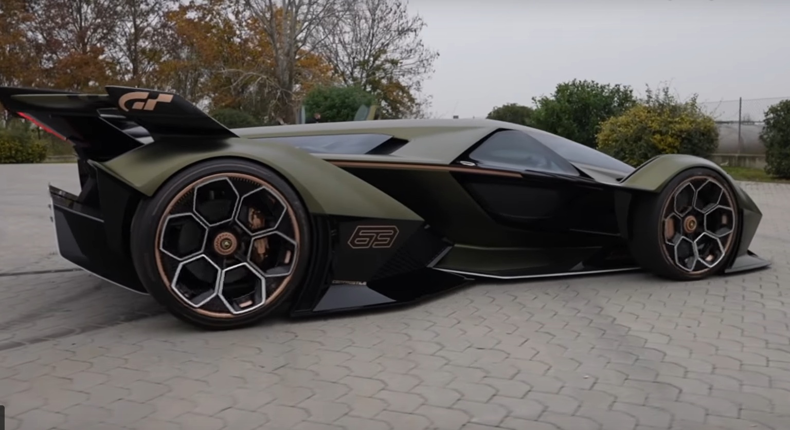 Обзор самого редкого и самого безумного суперкара Lamborghini (видео)