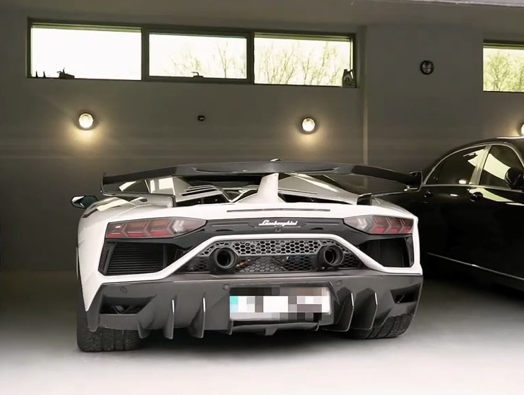 На самую дорогую Lamborghini (и не только) в Украине наложили арест