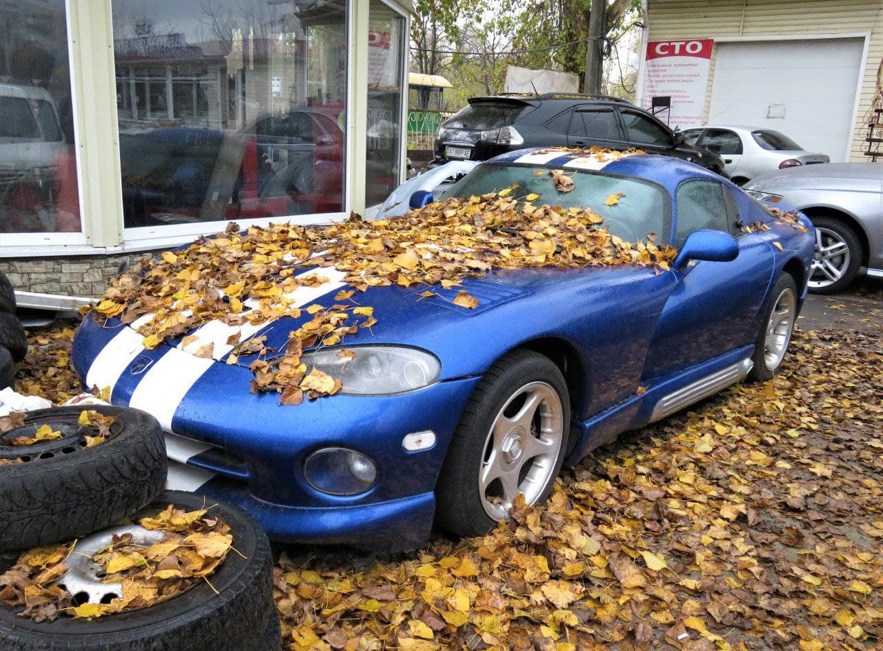 В Украине разбили культовый спорткар Dodge Viper (фото)