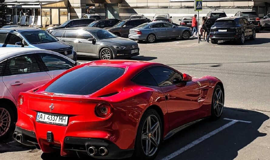 В Украине засветился впечатляющий суперкар Ferrari