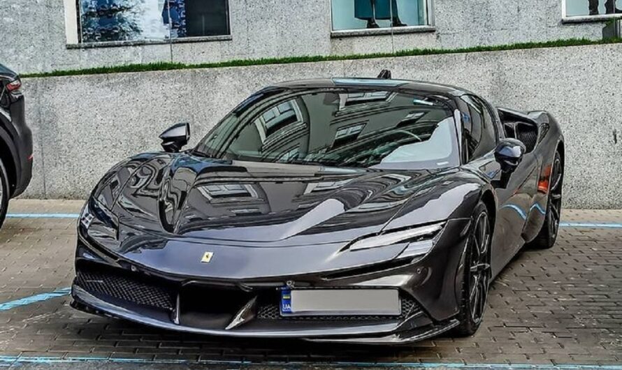 В Киеве заметили крутой 1000-сильный суперкар Ferrari за 20 миллионов