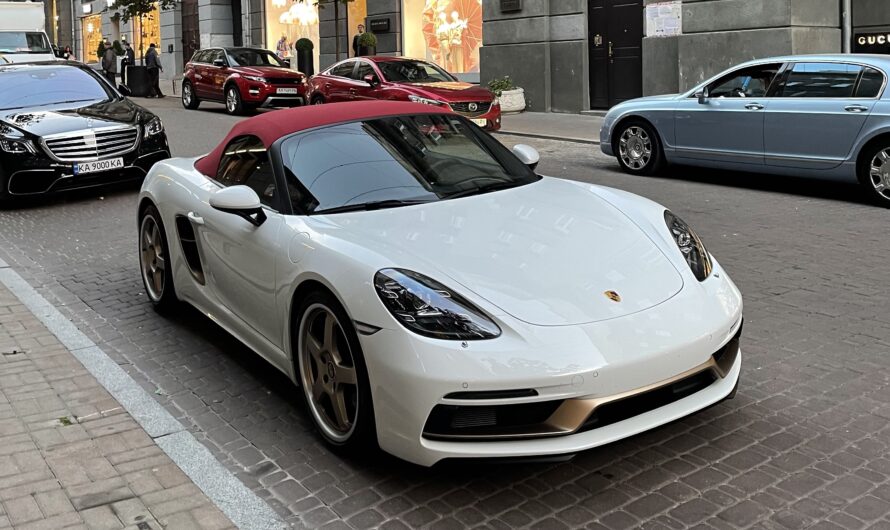 В Украине заметили новейший Porsche в редком юбилейном исполнении (фото)
