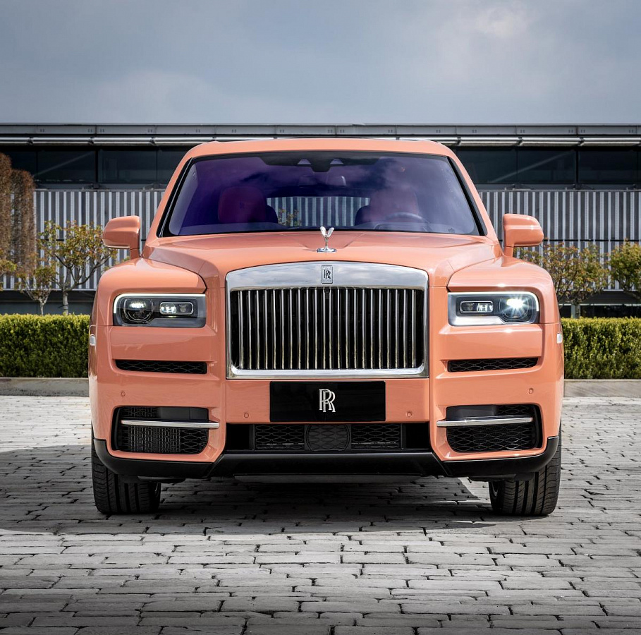 Rolls-Royce показал уникальный внедорожник цвета Пыльный коралл | ТопЖыр