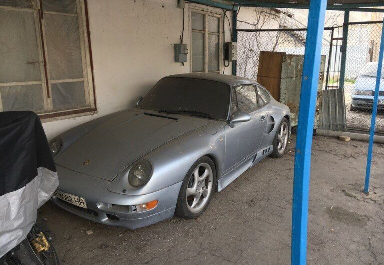В Украине нашли брошенный Porsche 911