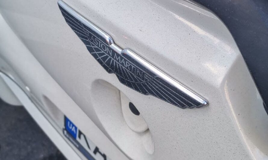 В Украине заметили поддельный Aston Martin (фото)