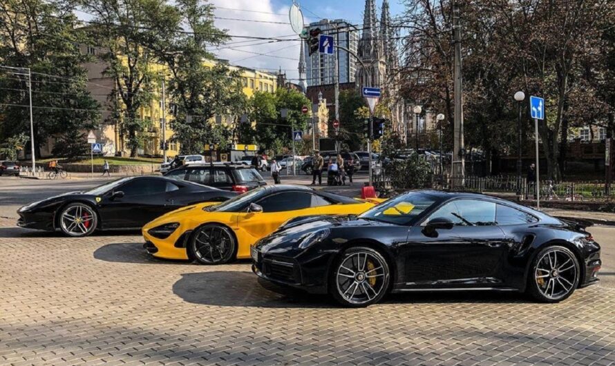 Какие дорогие авто и сколько купили украинцы в 2021 году
