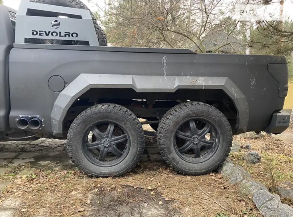 Эксклюзивный 6-колесный внедорожник Devolro выставили на продажу в Украине 3