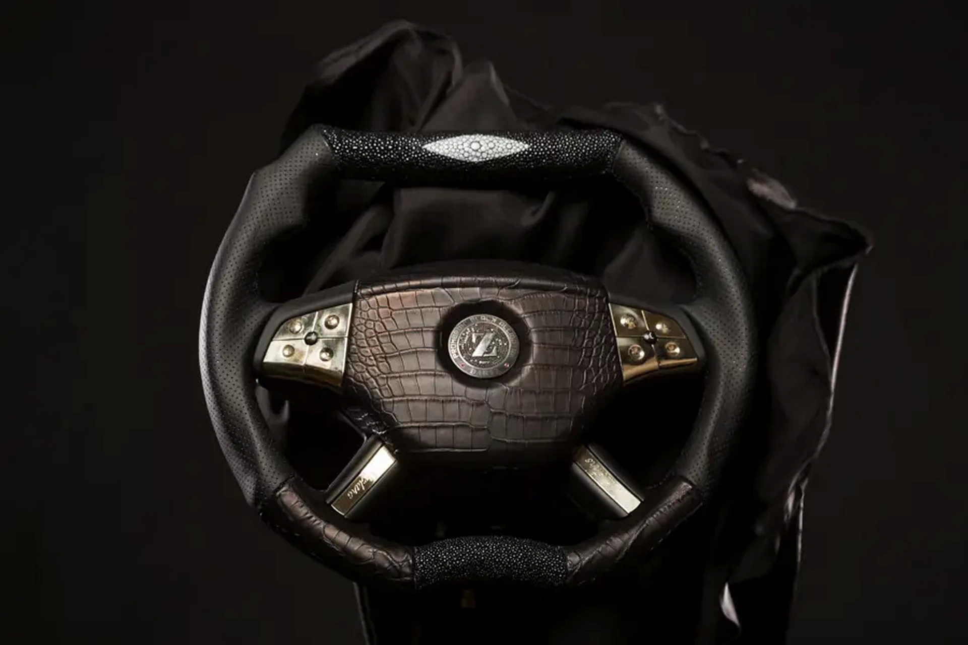 Руль амг гт. Руль от порше панамера. Самый крутой руль. Toyota ft1 concept interior. Руль бмв м5.