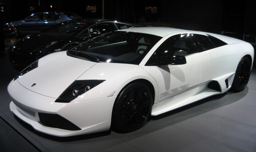 Редчайший Lamborghini от Versace продали с аукциона, чтобы помочь ВСУ