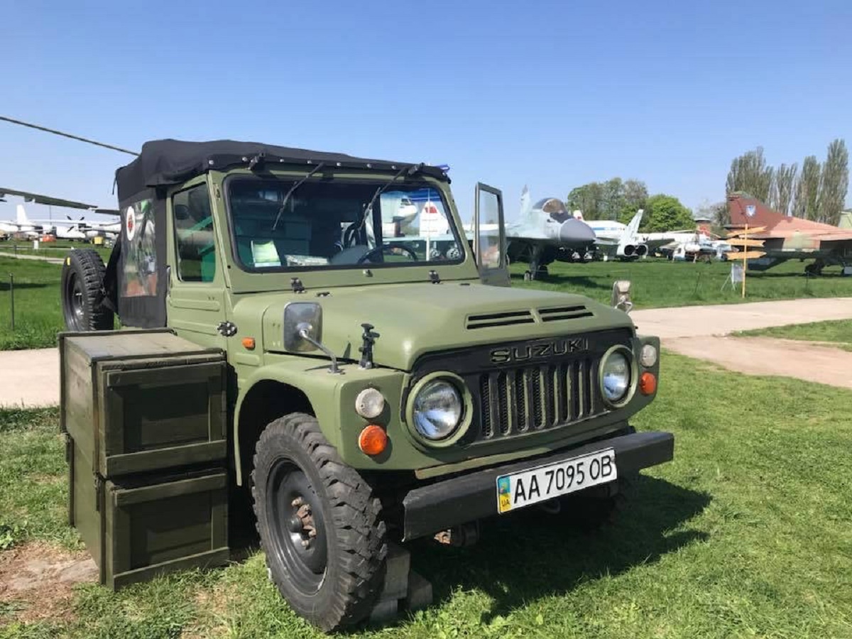 Российские военные в Украине угоняют редкие коллекционные ретро-авто |  ТопЖыр