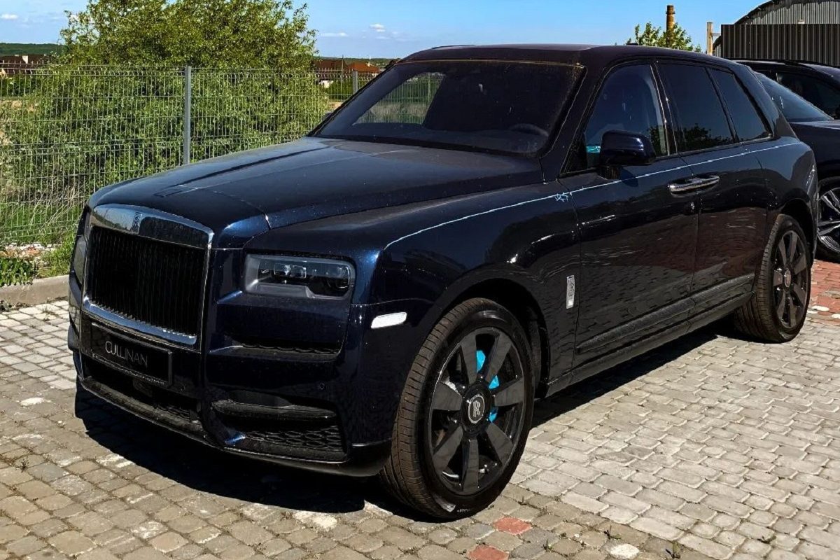 В Украине появились два эксклюзивных внедорожника Rolls-Royce 1