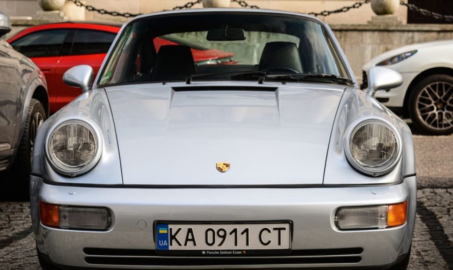 У Польщі засвітився рідкісний 30-річний Porsche з України