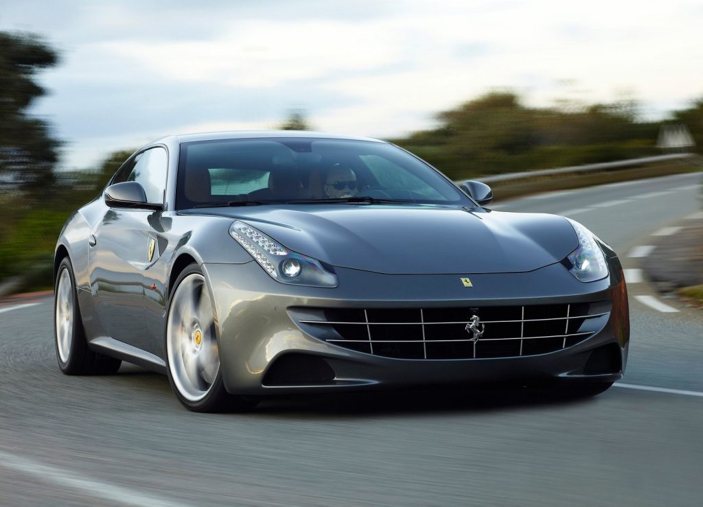 В Україну пригнали суперкар Ferrari для безкоштовного розмитнення