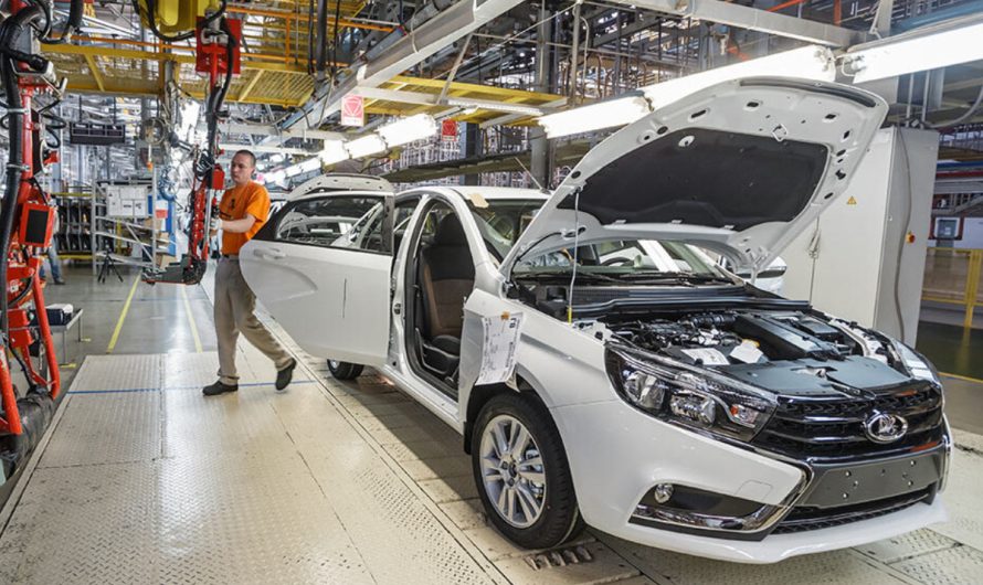 АвтоВАЗ згортає виробництво на ключовому заводі та звільняє майже 2000 робітників
