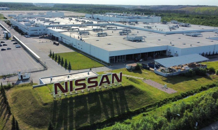Nissan законсервував завод у росії