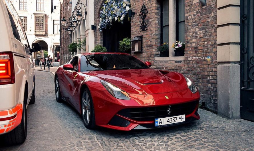 У Європі помітили потужний суперкар Ferrari на українських номерах (фото)