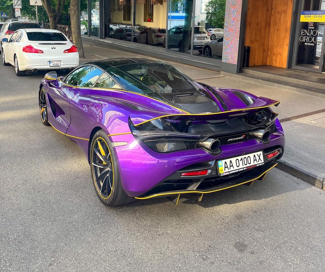 Спорткар MCLAREN 720s