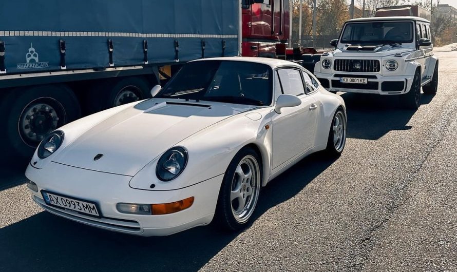 У Харкові помітили культовий Porsche 90-х з новим Гелендвагеном на хвості (фото)