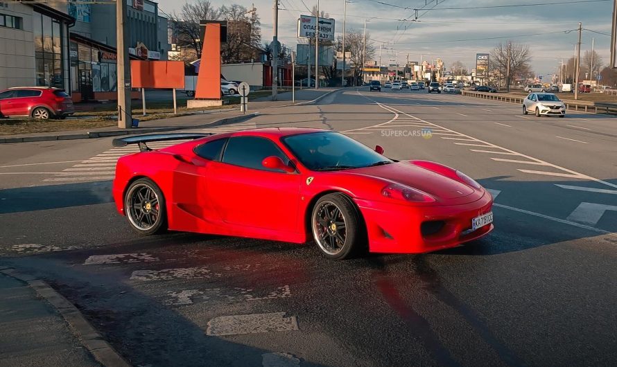 В Україні помітили рідкісний суперкар Ferrari з яскравим тюнінгом (фото)