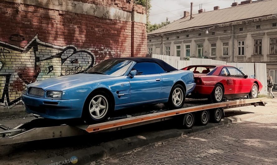 В Україні помітили рідкісні суперкари 90-х на автовозі (фото)
