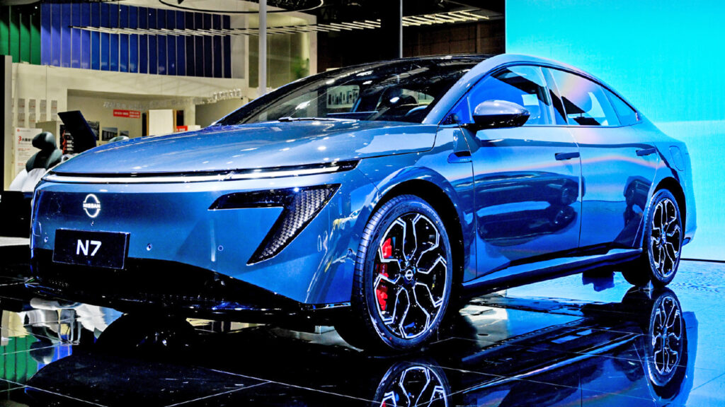 Новий електричний седан від Nissan за $16 тисяч має розміри Maxima та надзвичайно доступну ціну