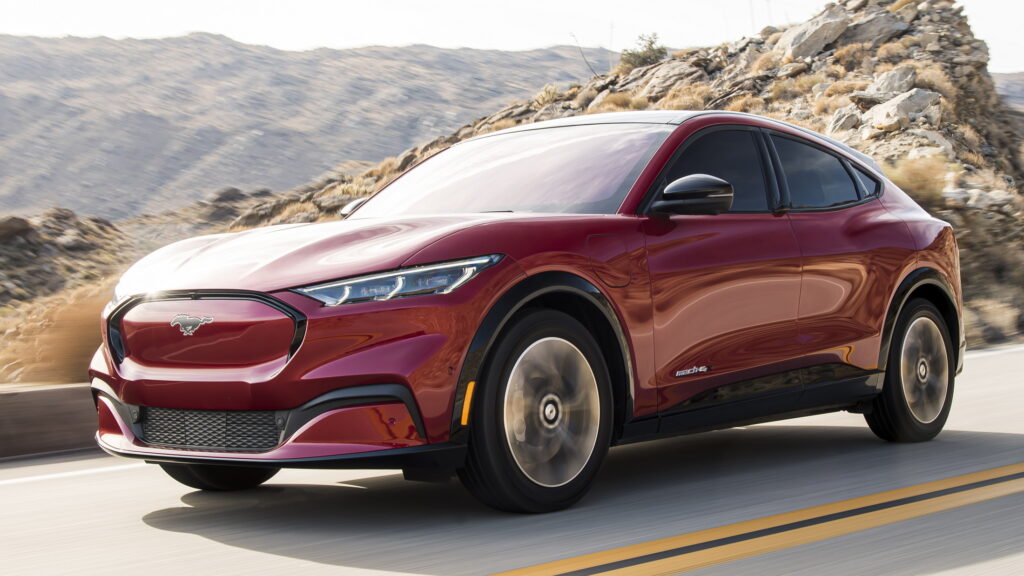 Продажі електромобілів Ford у США впали на 40% минулого місяця