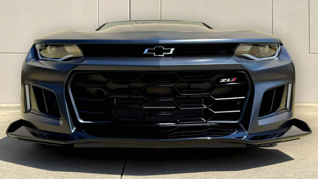Цей Camaro двічі продали на $30 000 дорожче за ціну, але ним ніхто не користується